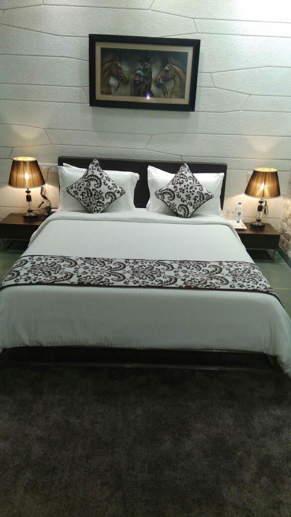 Tribecca Select Ahmedabad Hotel Exterior photo