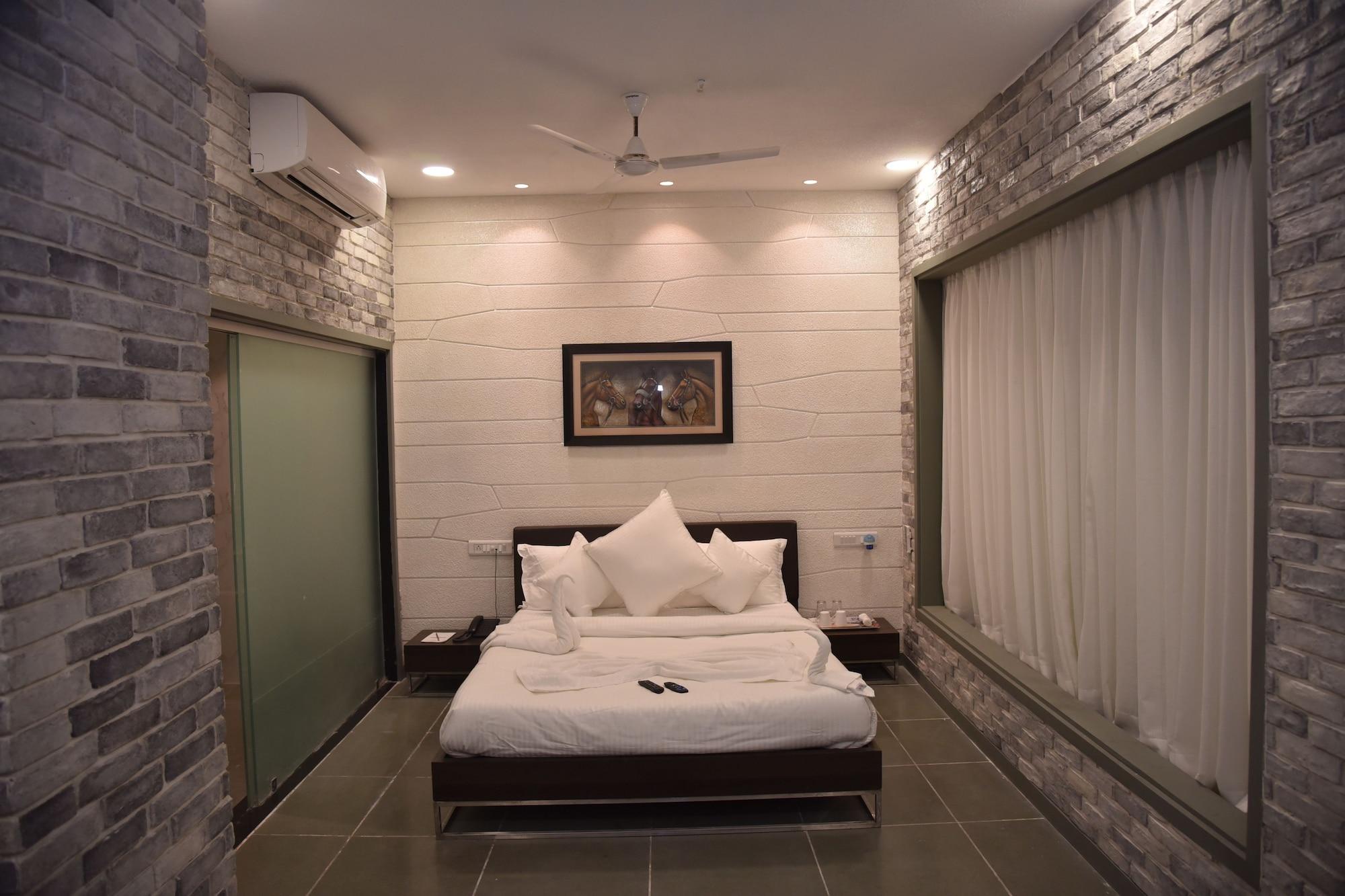 Tribecca Select Ahmedabad Hotel Exterior photo