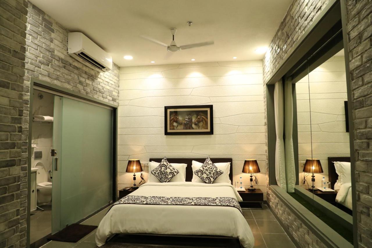 Tribecca Select Ahmedabad Hotel Exterior photo