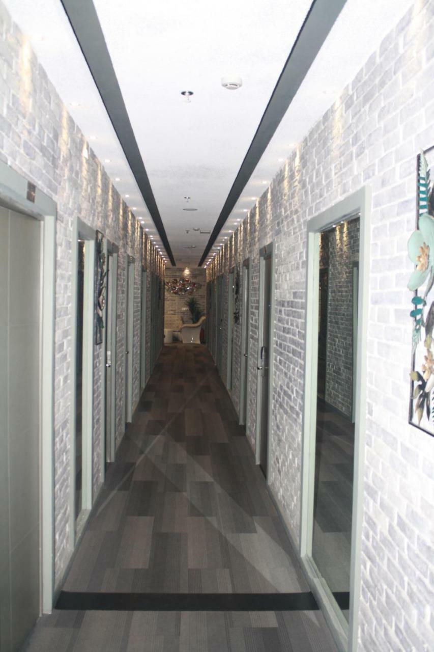 Tribecca Select Ahmedabad Hotel Exterior photo