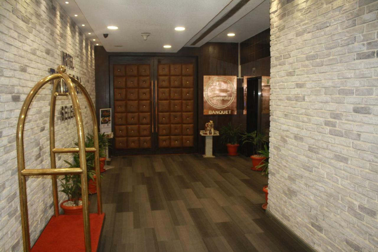 Tribecca Select Ahmedabad Hotel Exterior photo