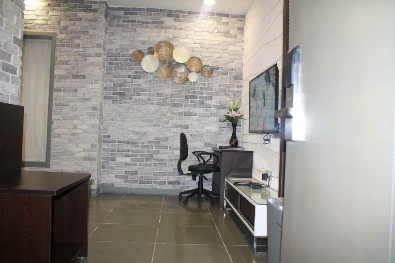 Tribecca Select Ahmedabad Hotel Exterior photo