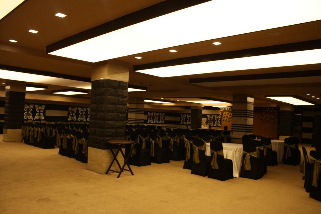Tribecca Select Ahmedabad Hotel Exterior photo