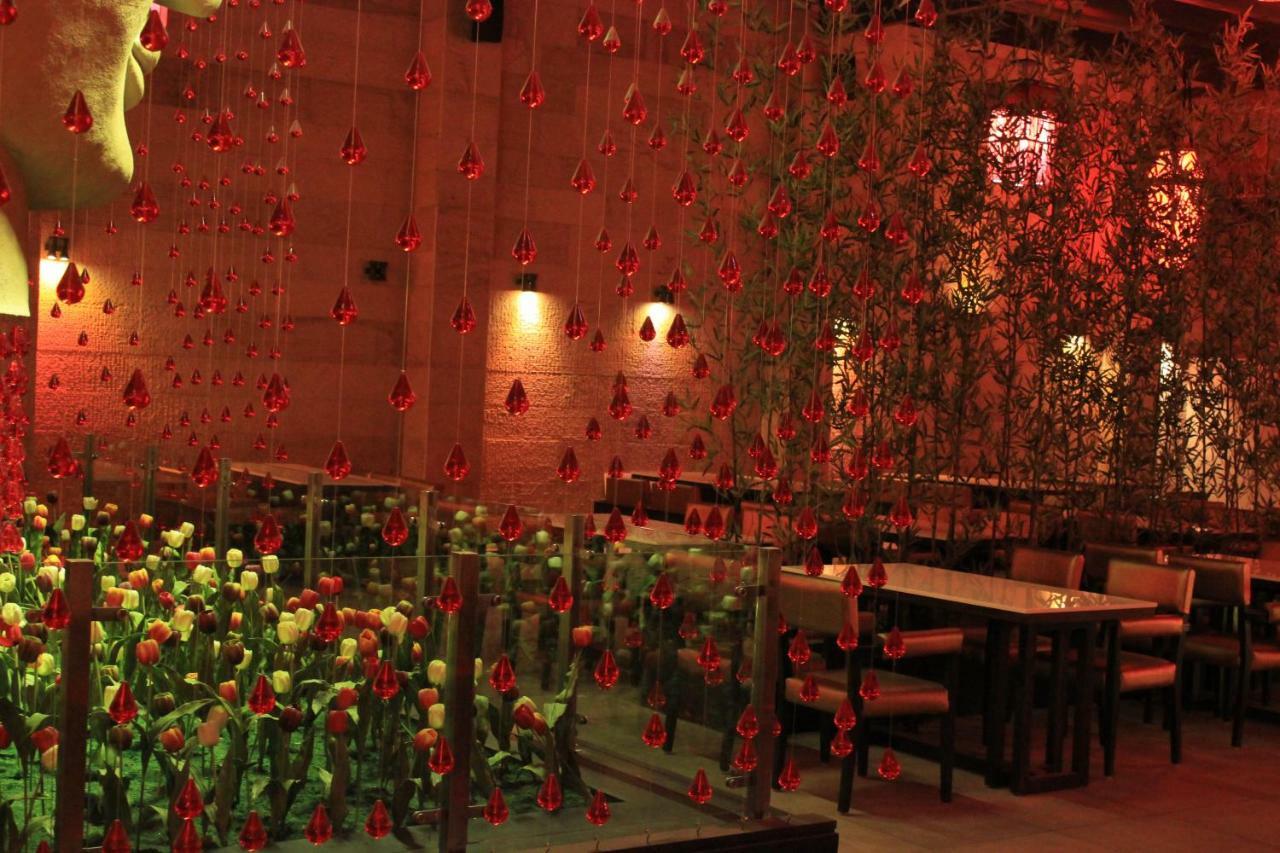 Tribecca Select Ahmedabad Hotel Exterior photo