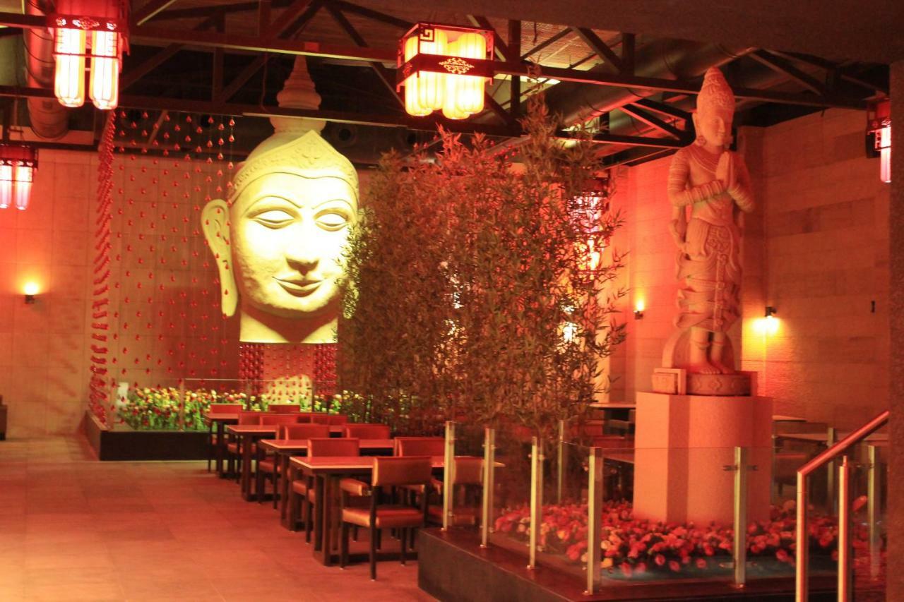 Tribecca Select Ahmedabad Hotel Exterior photo